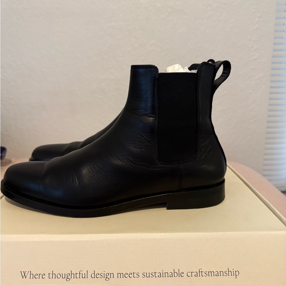 KOIO Black Chelsea Boots
